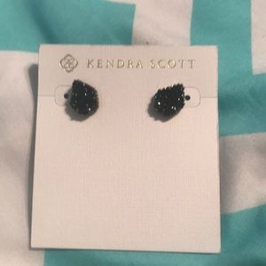 Tessa stud earrings in black drusy